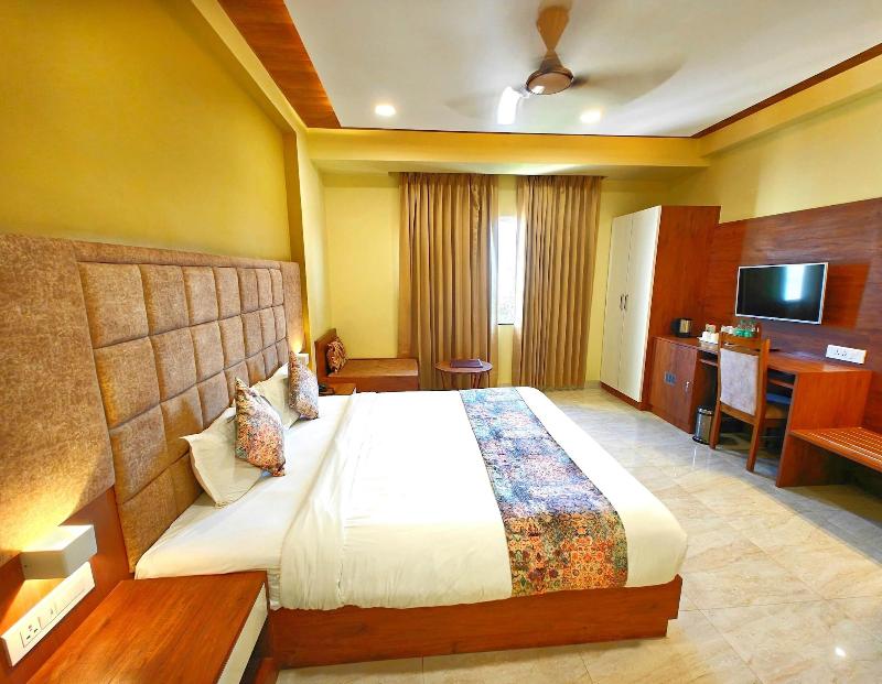 Hotel Opulence Inn image