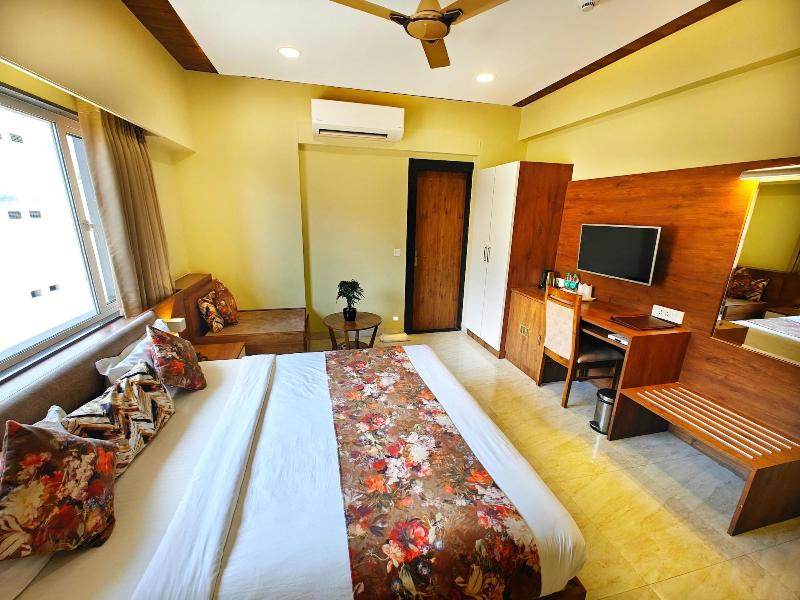Hotel Opulence Inn image