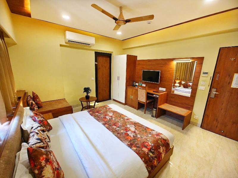 Hotel Opulence Inn image