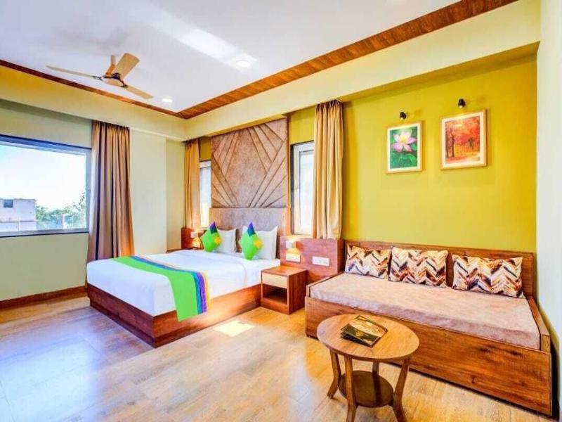 Hotel Opulence Inn image