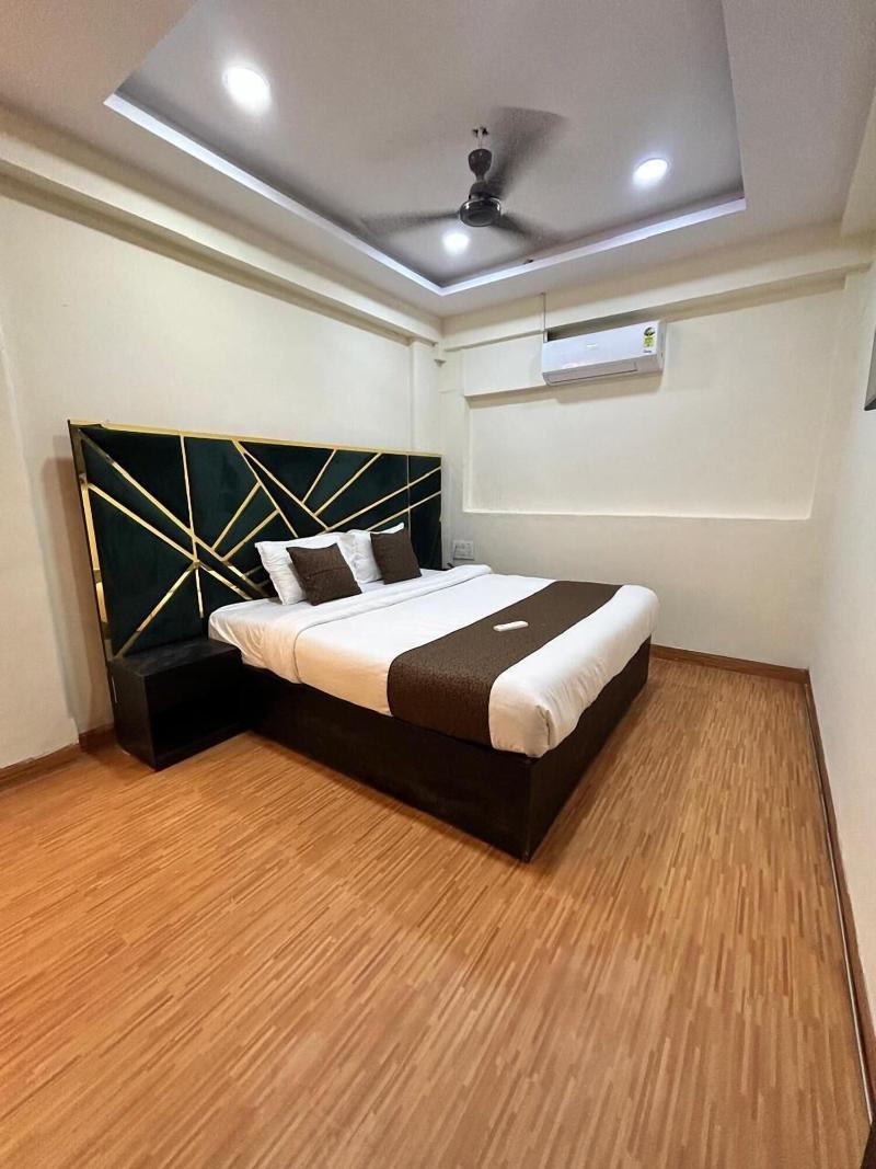 Hotel Grand Villa image