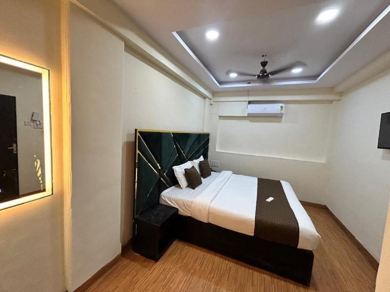 Hotel Grand Villa image