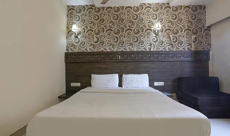 Fabhotel Shivani Residency image