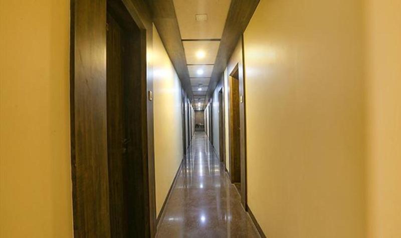 Fabhotel Shivani Residency image