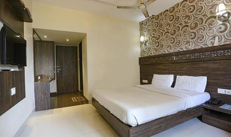 Fabhotel Shivani Residency image