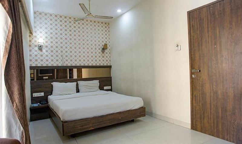 Fabhotel Shivani Residency image