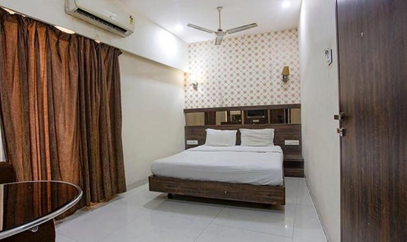 Fabhotel Shivani Residency image