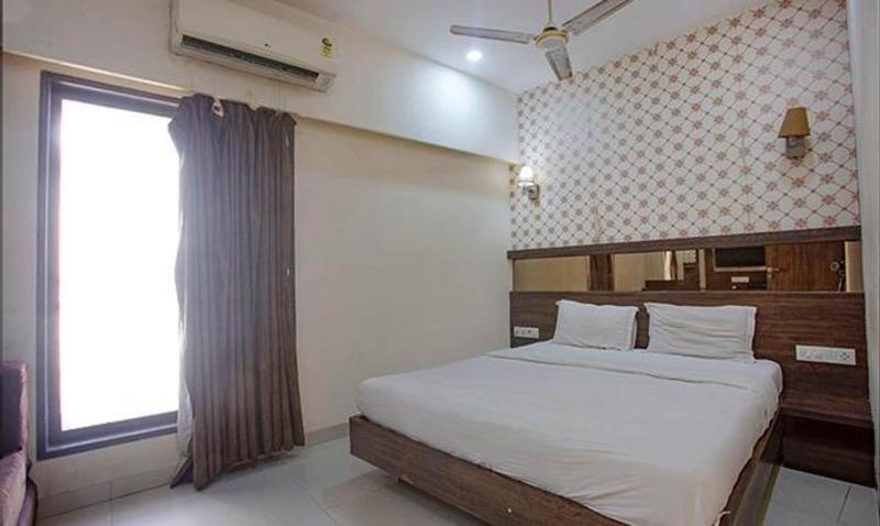 Fabhotel Shivani Residency image