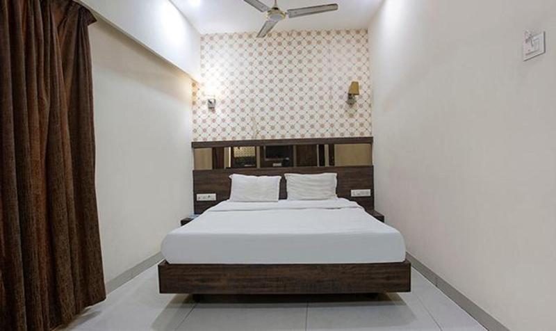 Fabhotel Shivani Residency image