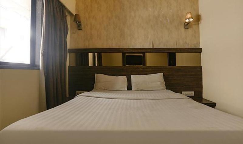 Fabhotel Shivani Residency image