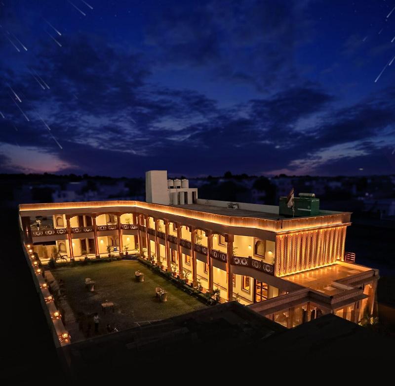Yashvrinda Hotel And Resort image