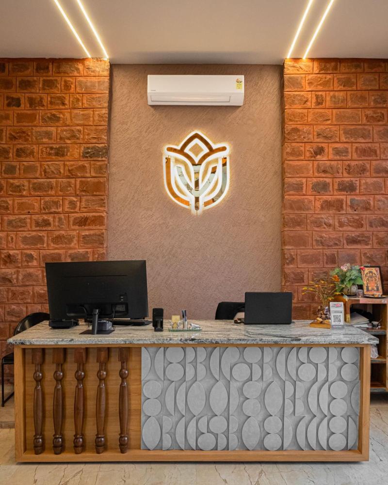 Yashvrinda Hotel And Resort image