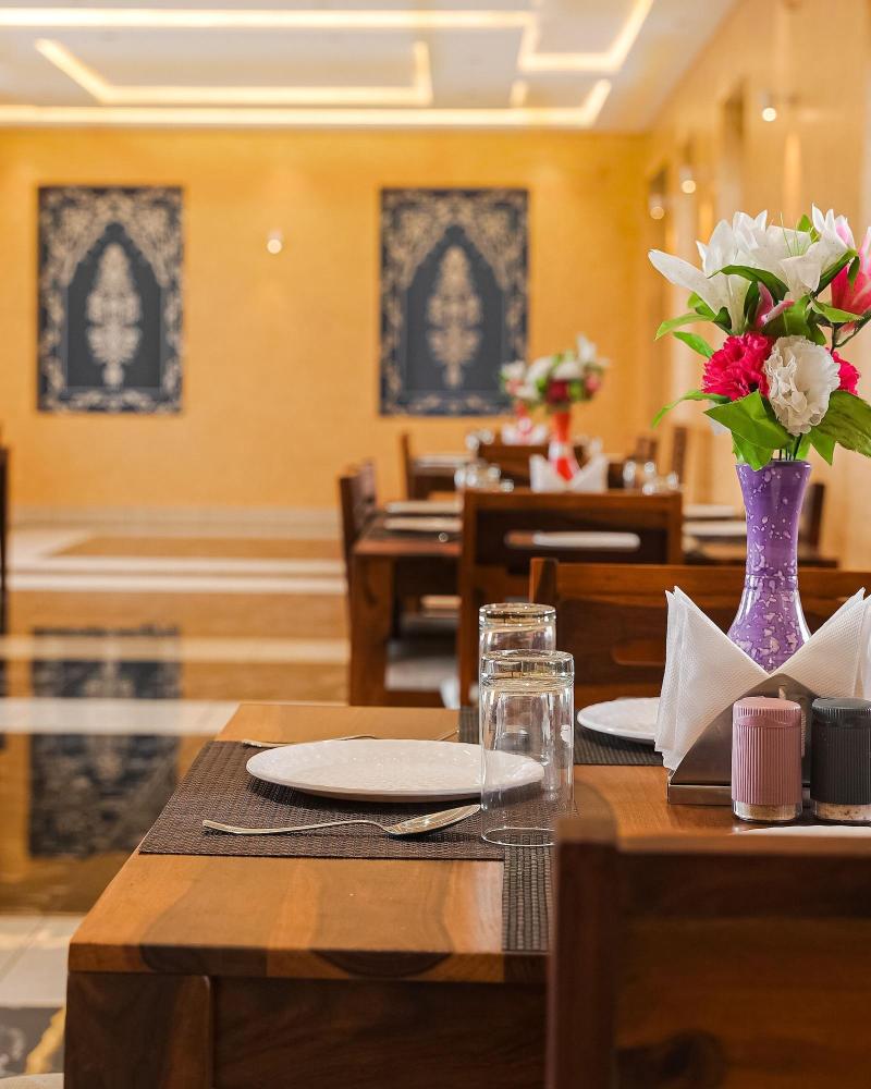 Yashvrinda Hotel And Resort image