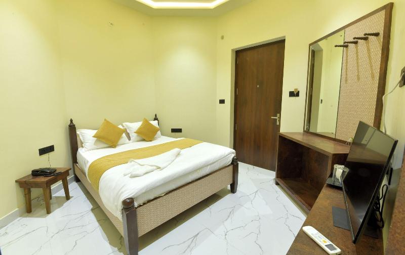 Yashvrinda Hotel And Resort image