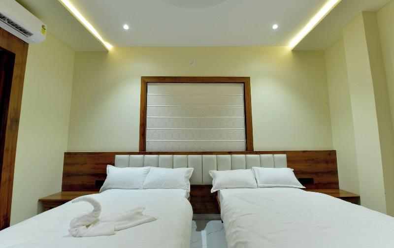 Yashvrinda Hotel And Resort image