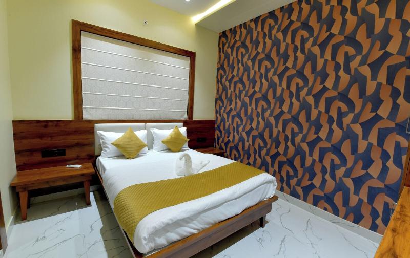 Yashvrinda Hotel And Resort image