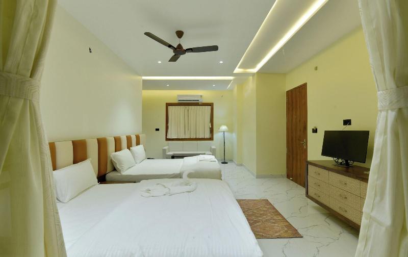 Yashvrinda Hotel And Resort image