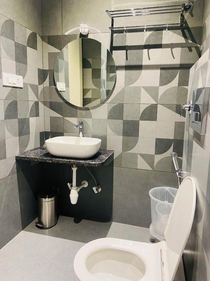 Yashvrinda Hotel And Resort image