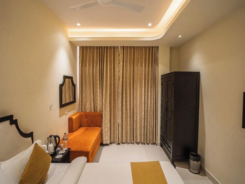 Yashvrinda Hotel And Resort image