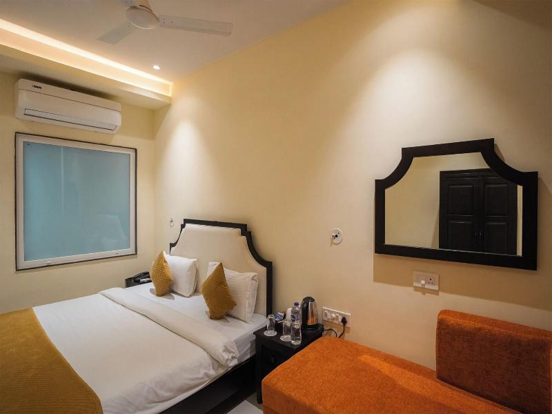 Yashvrinda Hotel And Resort image