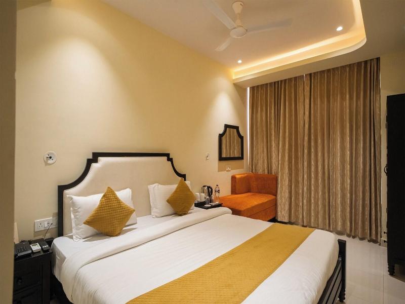 Yashvrinda Hotel And Resort image