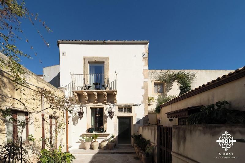 Casa Philomena Noto Design Rooms image