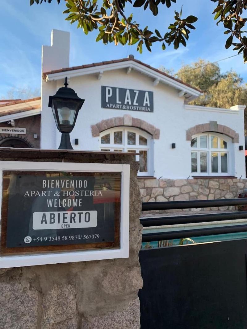 Apart Hostera A Plaza