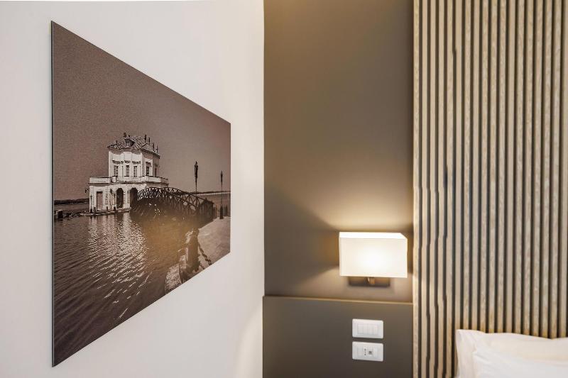 Arya Guest House image