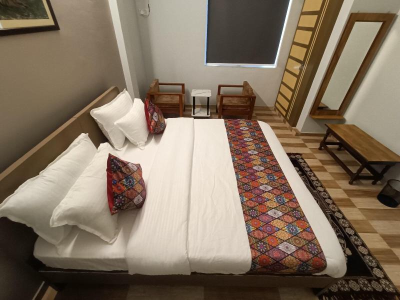 Rao Jagveer Home Stay image