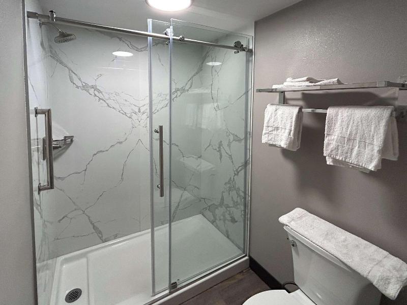 Studio 6 Suites Gardena Ca image