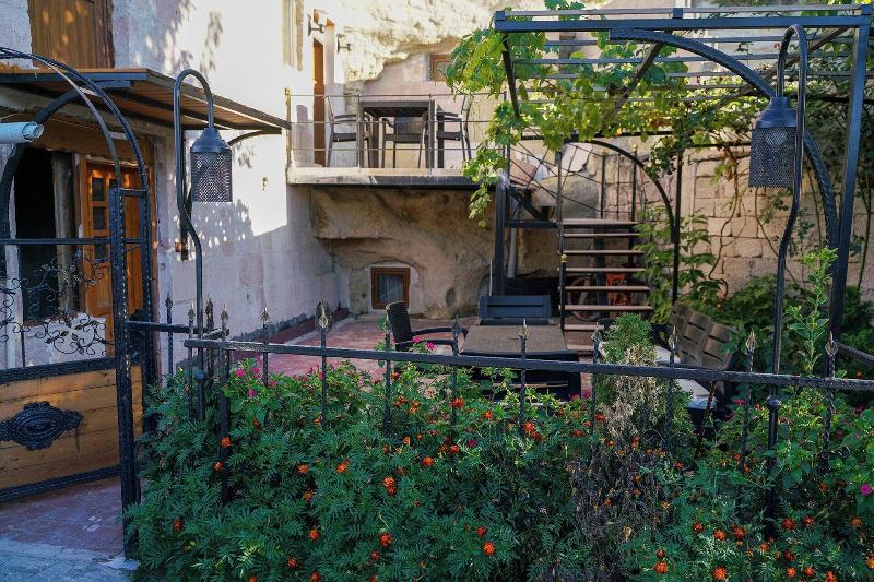 Azalea Terrace image