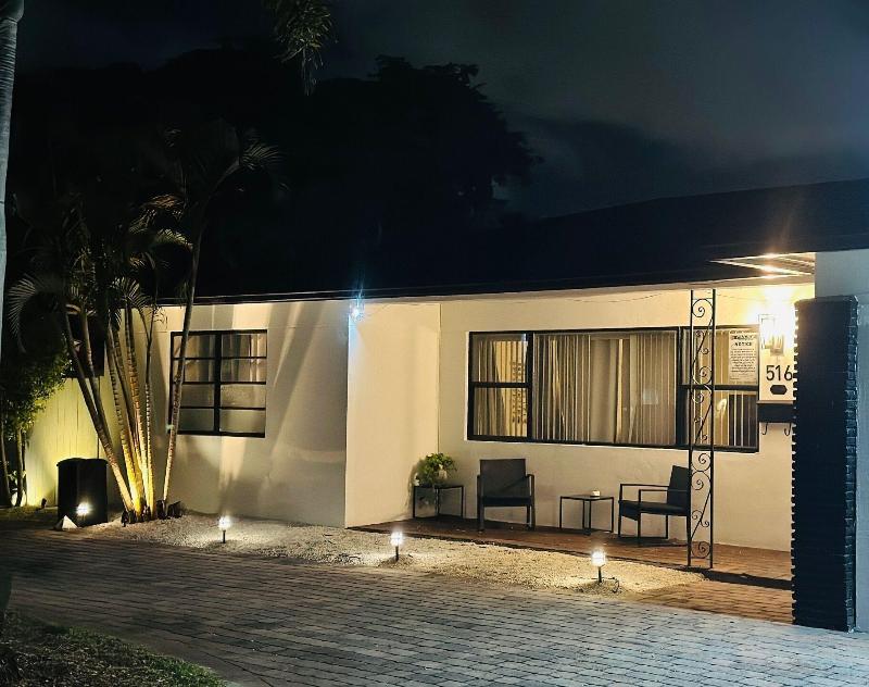 Coastal Guesthouse Wilton Manors image
