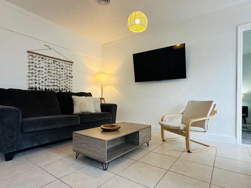 Coastal Guesthouse Wilton Manors image