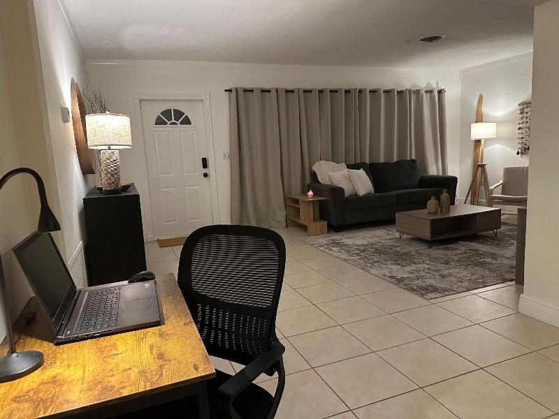 Coastal Guesthouse Wilton Manors image