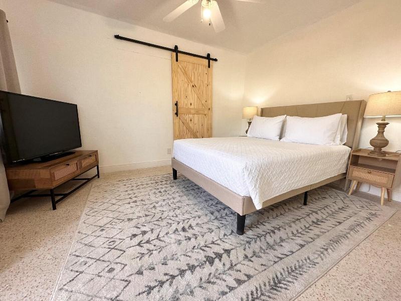 Coastal Guesthouse Wilton Manors image