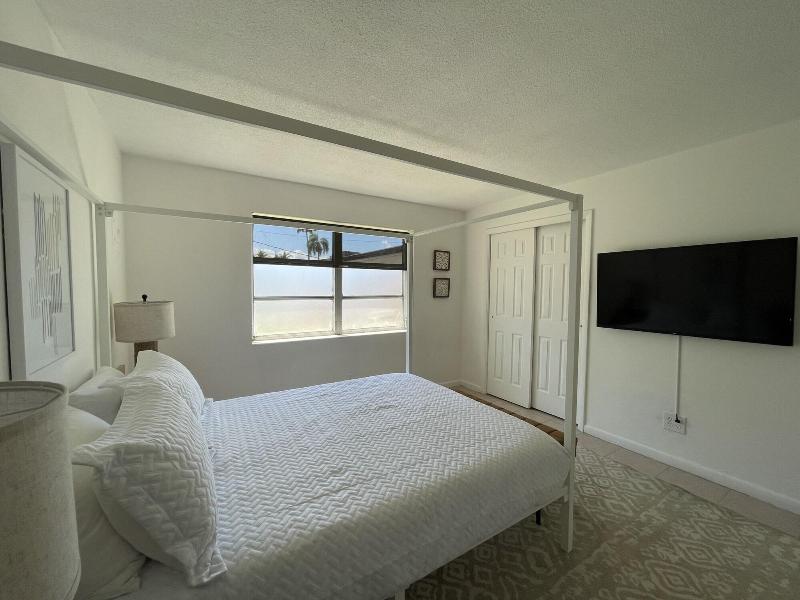 Coastal Guesthouse Wilton Manors image