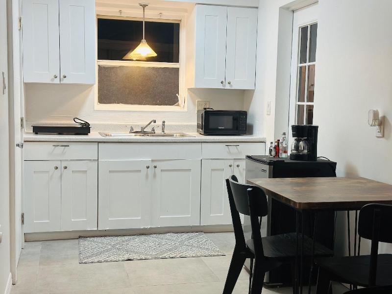 Coastal Guesthouse Wilton Manors image