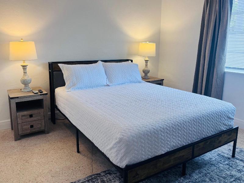 Coastal Guesthouse Wilton Manors image