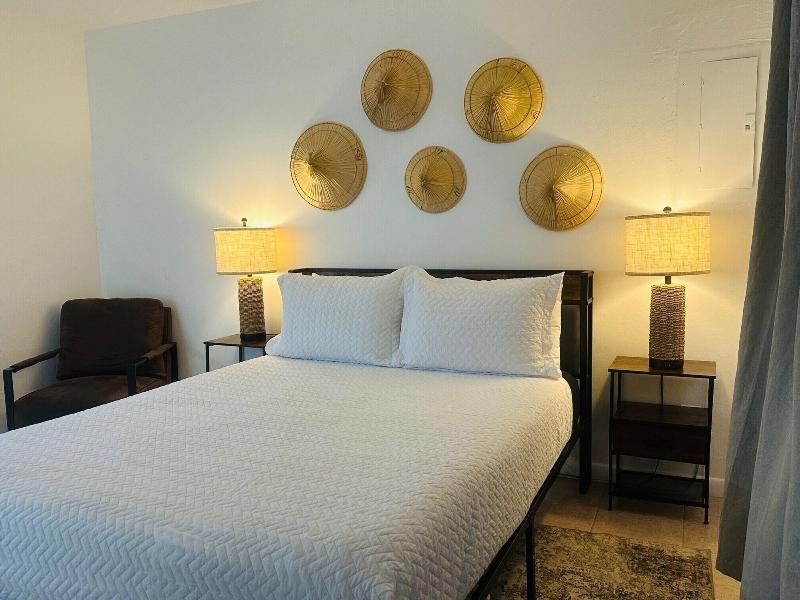 Coastal Guesthouse Wilton Manors image