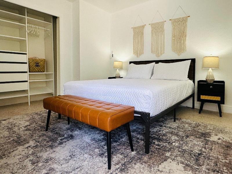 Coastal Guesthouse Wilton Manors image