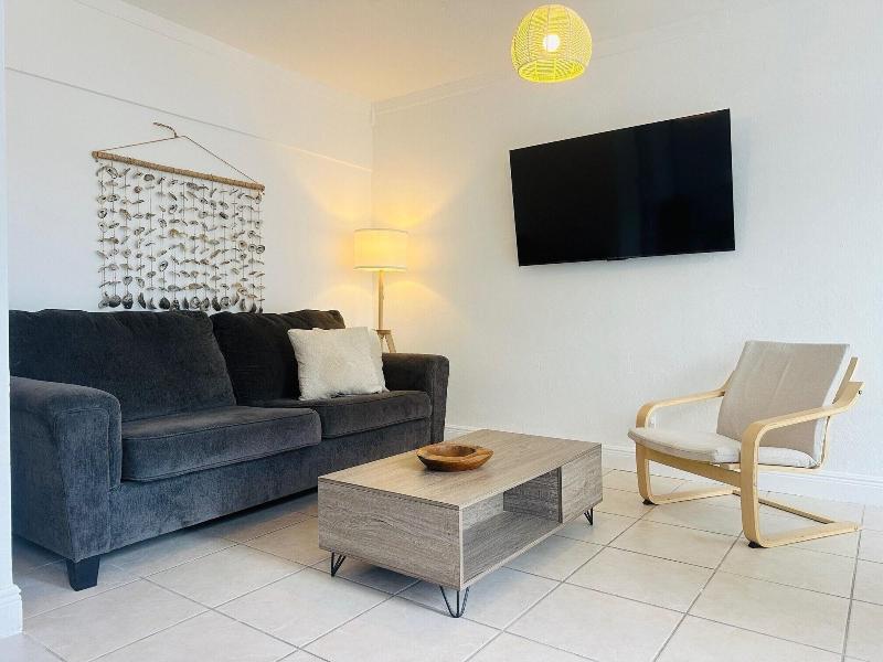 Coastal Guesthouse Wilton Manors image