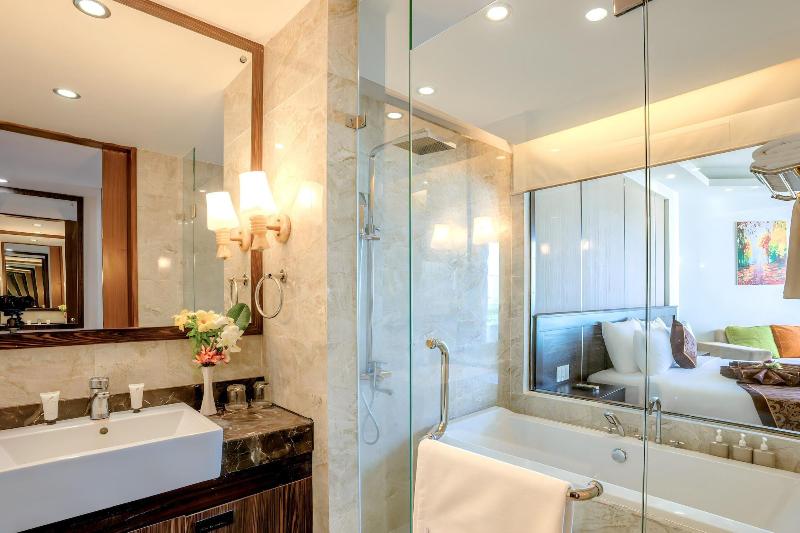 Ocean Waves Resort Cam Ranh image