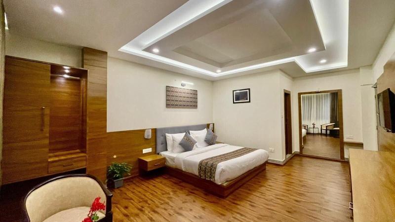 Voyage Royal Retreat image