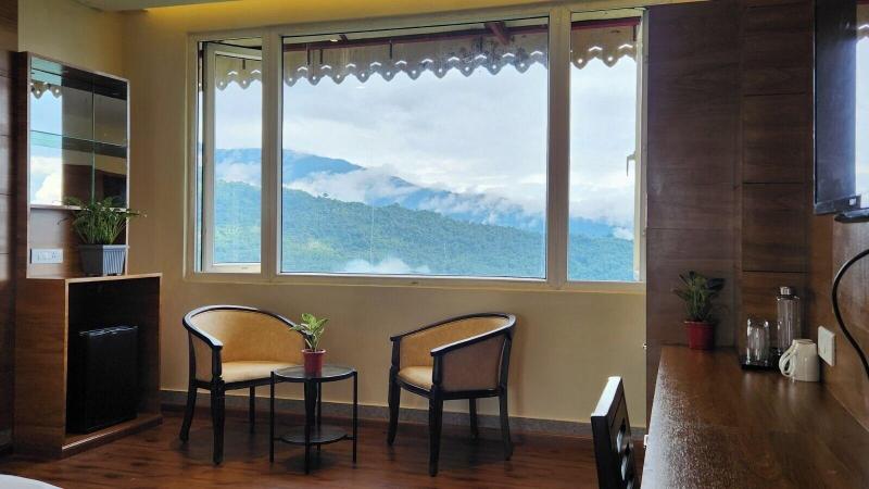 Voyage Royal Retreat image