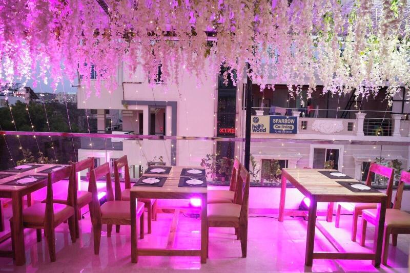 Wishotel Premier The Phoenix Hotel 2 O — restaurant