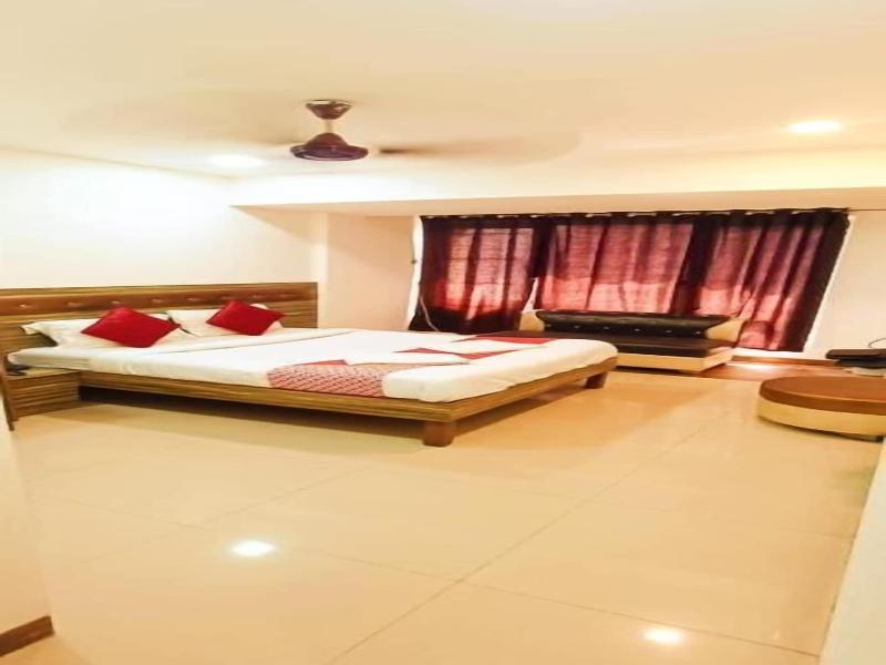 Pheonix By Glitz Hotels image