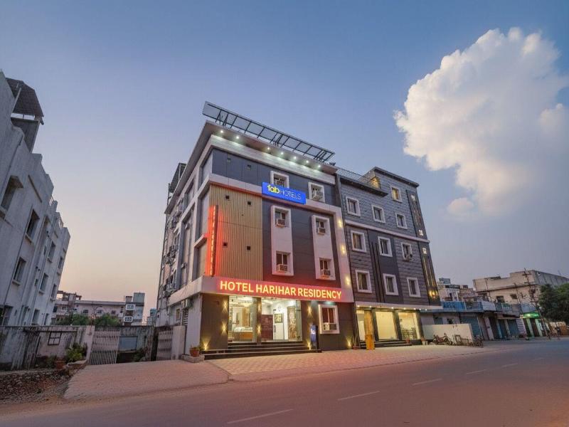 Fabhotel Hari Residency image