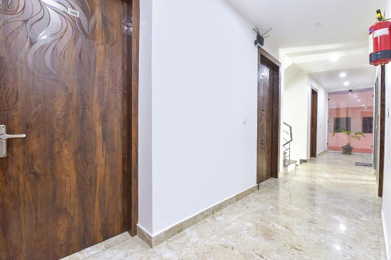 Fabhotel Hari Residency image