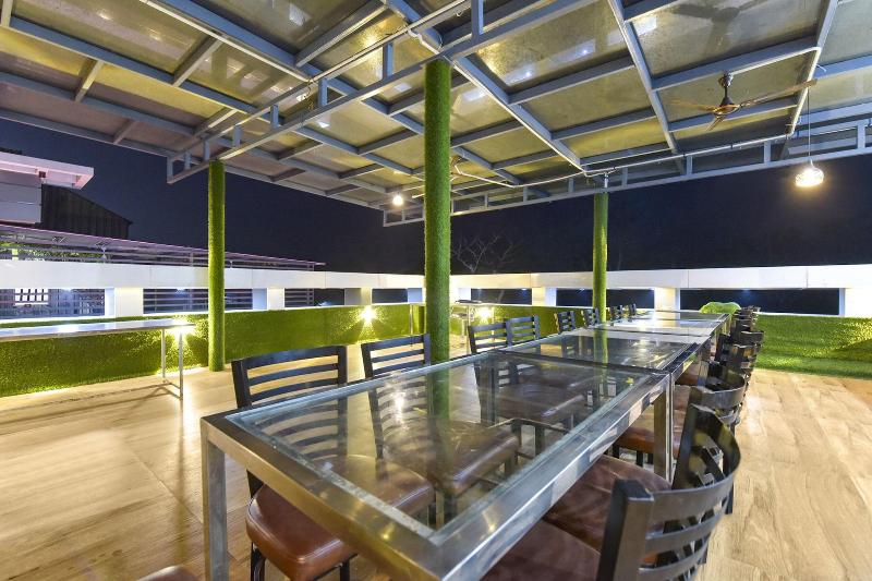 Fabhotel Hari Residency image
