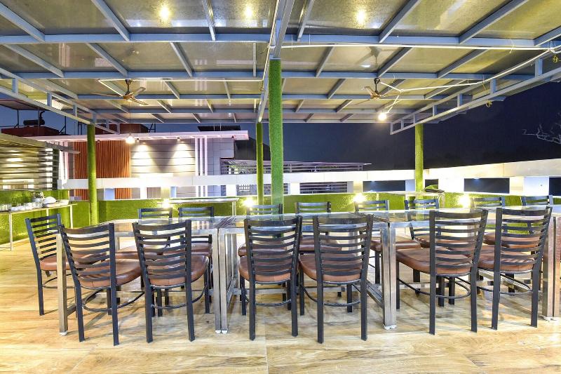 Fabhotel Hari Residency image